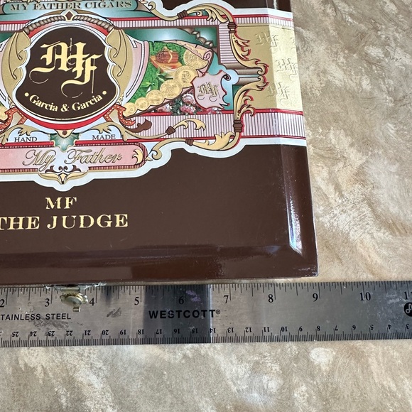MF The Judge cigar box brown enamel lined with burnt velvet home decor - Picture 7 of 7
